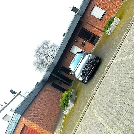 - Einliegerwohnung