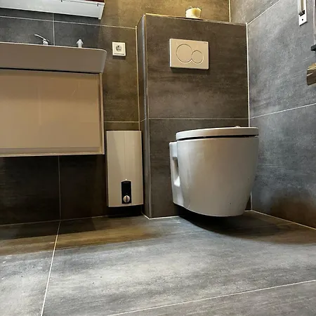 - Einliegerwohnung Mönchengladbach